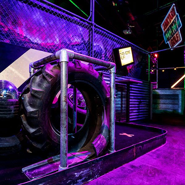 Leeds Crazy Golf And Cocktails : Junkyard Golf Club